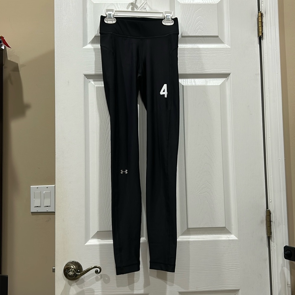 Women's XS Under Armour Workout Compression Leggings New Without Tags
